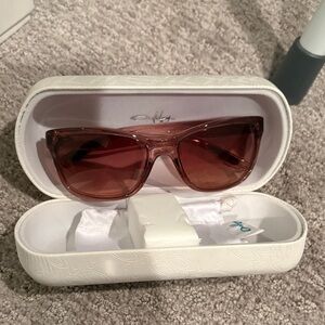 Oakley Women's Sunglasses in Pink